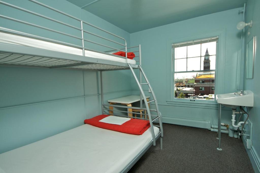 HI - Seattle Hostel at the American Hotel image 15