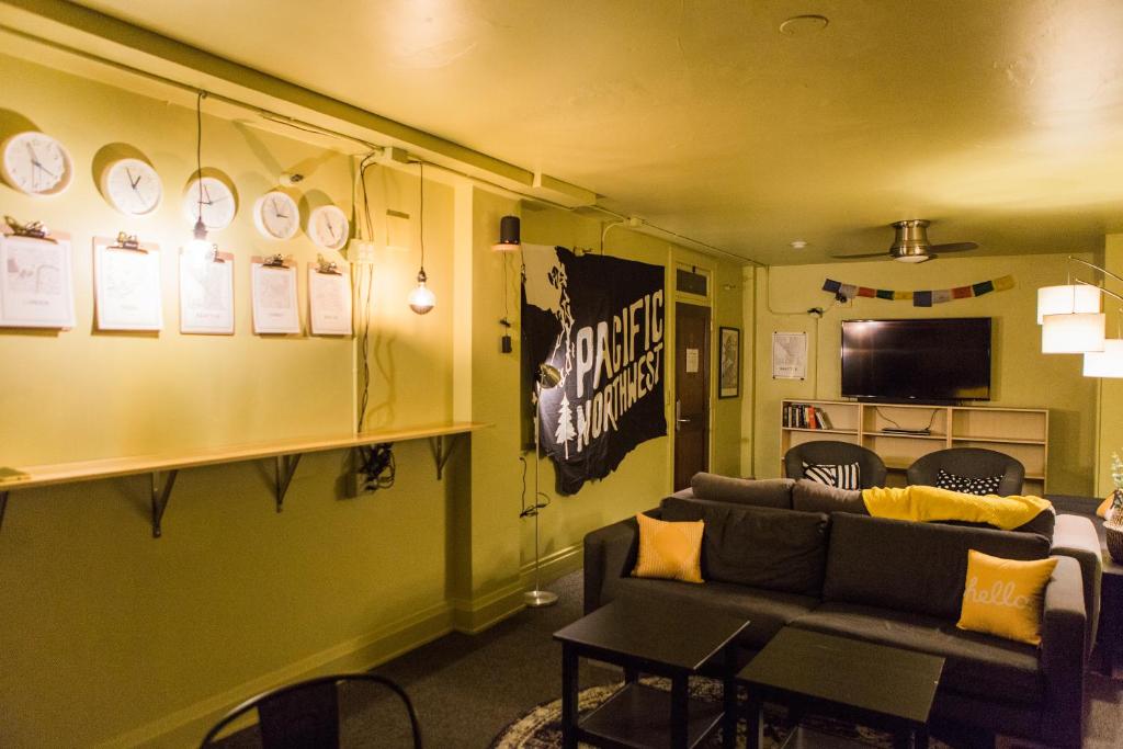 HI - Seattle Hostel at the American Hotel image 22