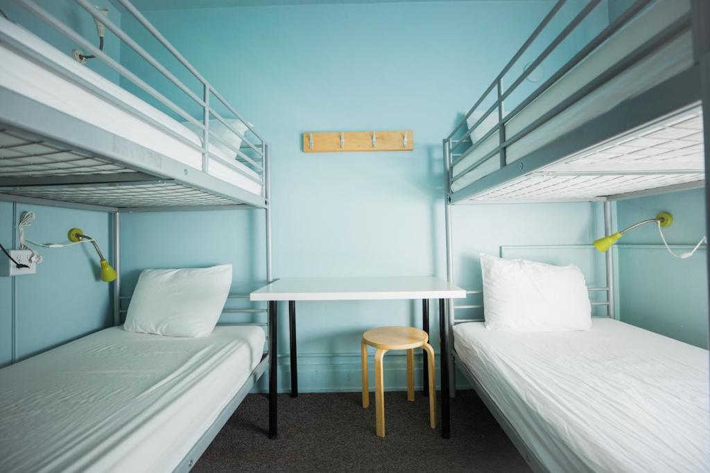 HI - Seattle Hostel at the American Hotel image 6